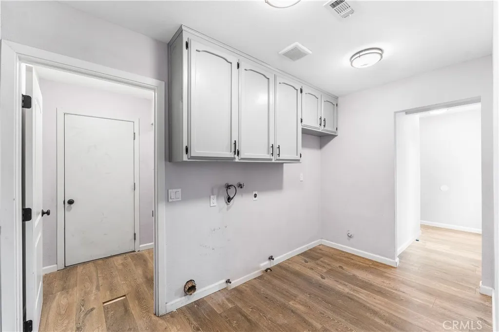 3322 E Avenue H, Lancaster, California 93535 home-pic-16